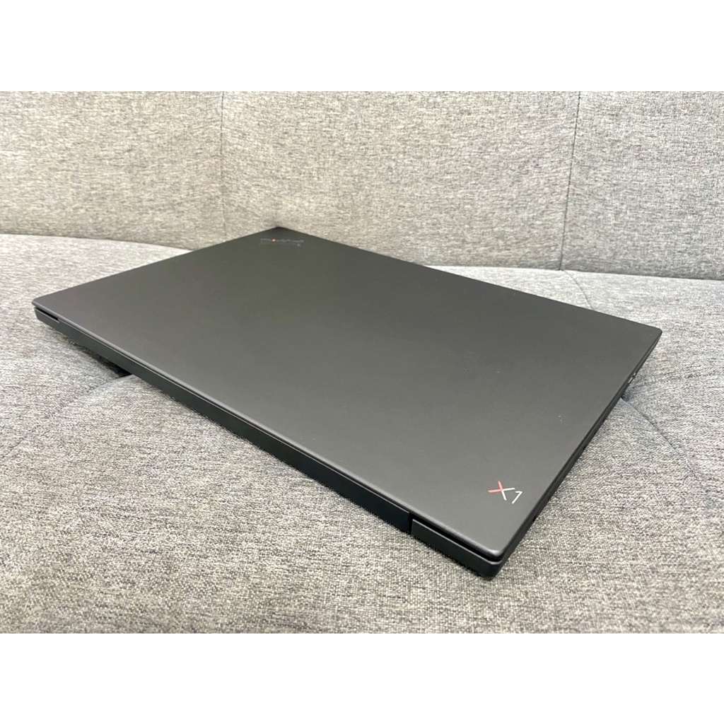 Thinkpad X1 Extreme i7-8850H l RAM 16G l SSD 256G l VGA 1050 Ti l 15' UHD 4K  Like New 99%