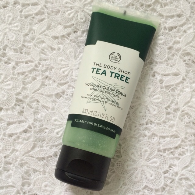 Tẩy tế bào chết The Body Shop Tea Tree Squeaky Clean Scrub