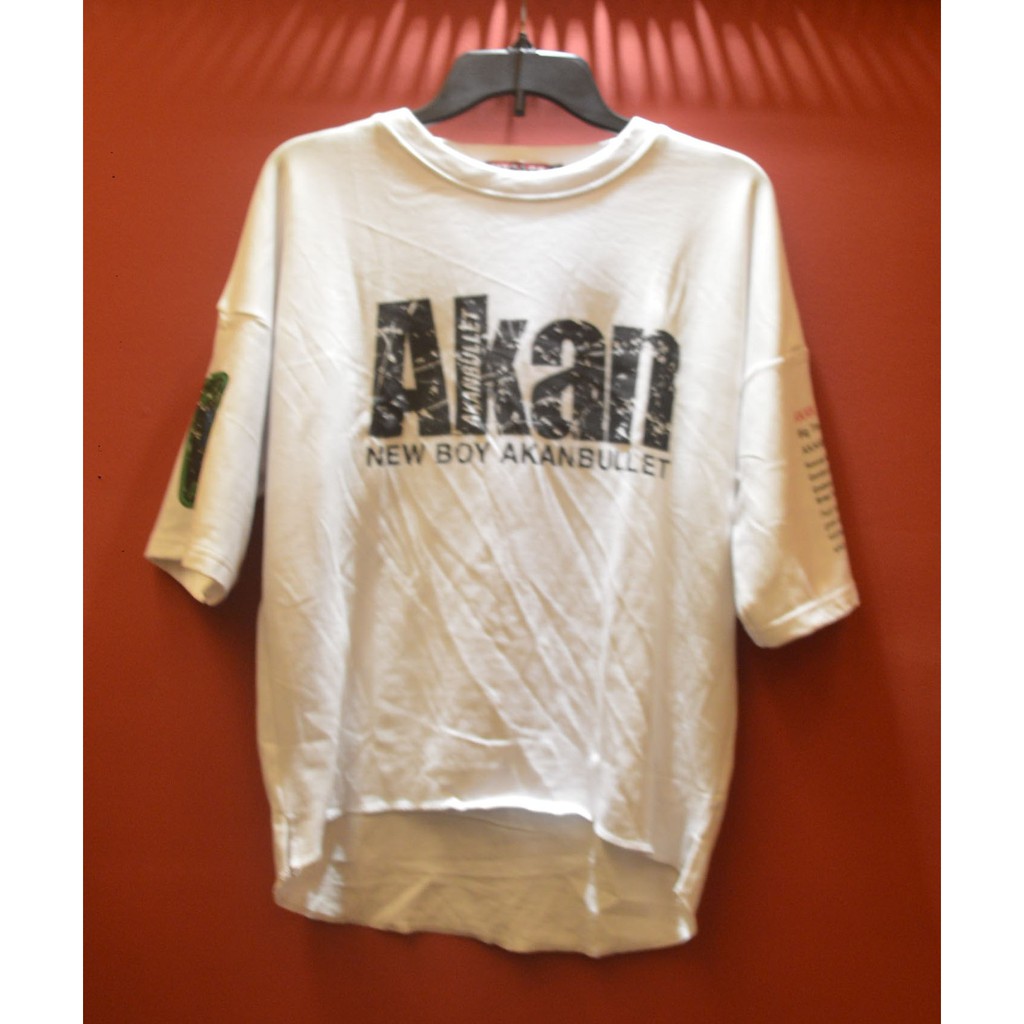 Áo thun oversize Akai