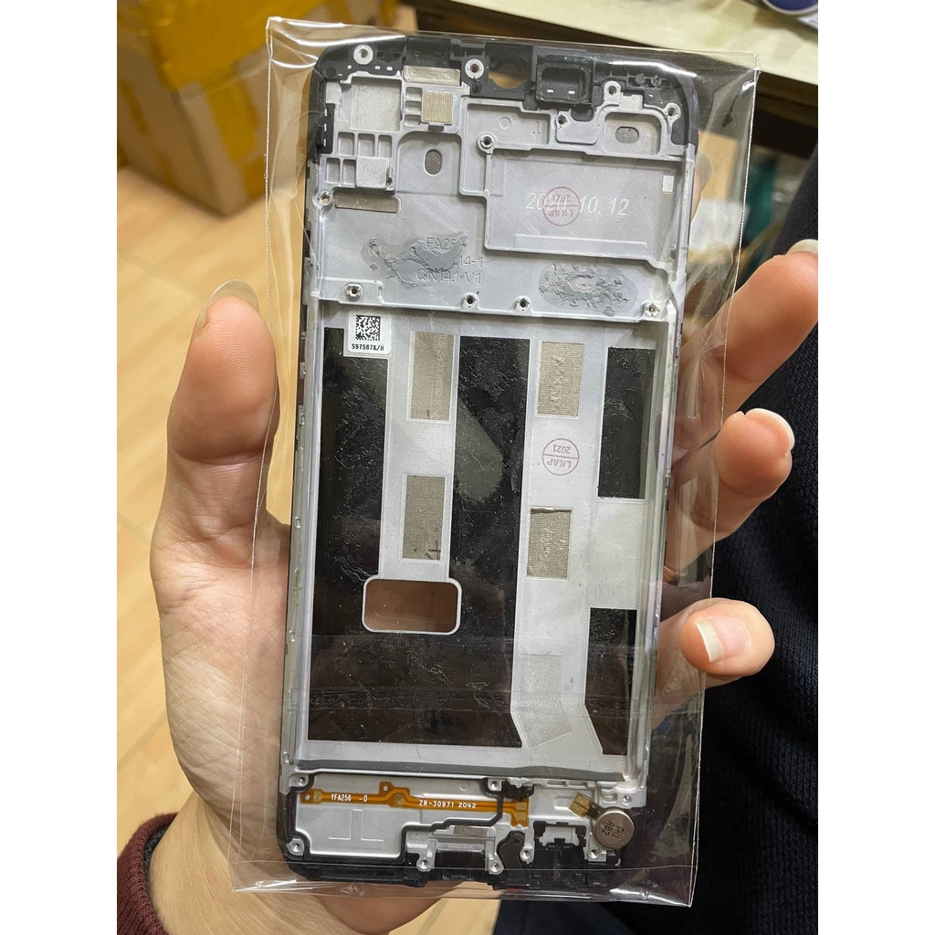 Khung sườn đỡ màn Oppo A15