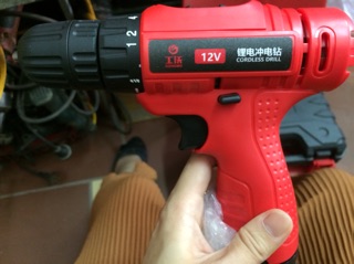 Máy khoan pin 12v Đài Loan