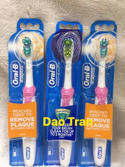 Combo 1 bàn bải pin Oral -B và 2 đầu thay thế