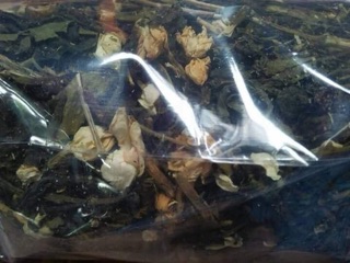 Trà sâm dứa 1 gói 350g thanh nhiệt mát gan hỗ trợ mất ngủ hiệu quả. thơm ngon dễ uống