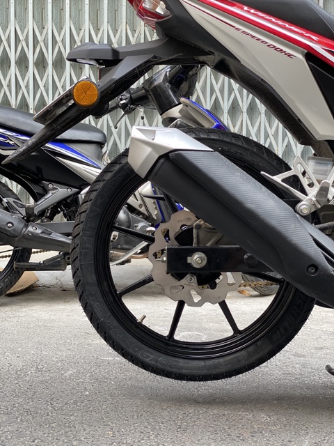 Đĩa sau Ex135 220mm gắn Winner đi mâm 8 cây