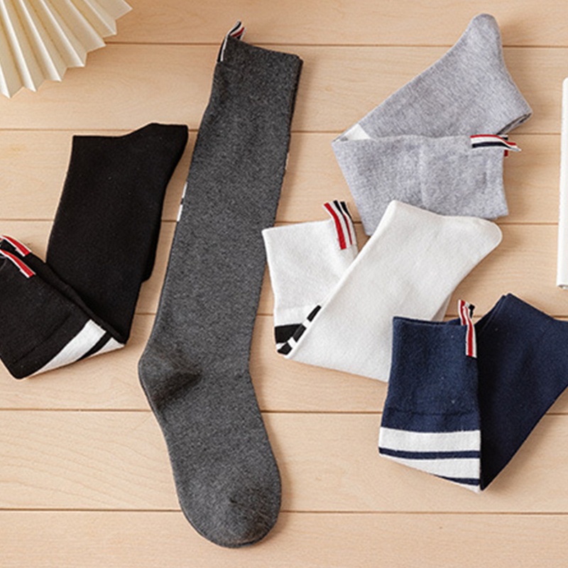 Tất Cổ Cao In Họa Tiết Kẻ Sọc Phong Cách Đại Học Cho Nữ