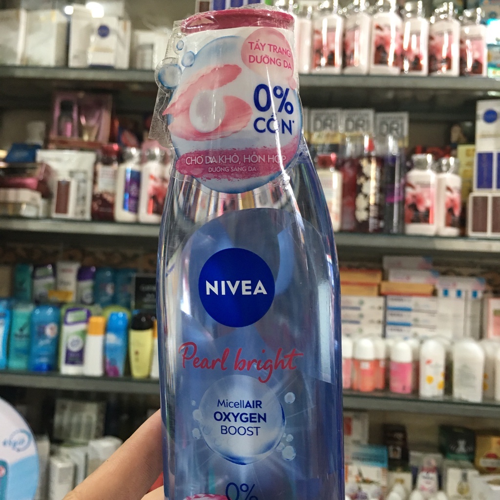 Nước tẩy trang Nivea Extra Bright Make Up Clear Micellar Water da thường 200ml