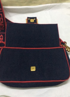 Túi xách nữ  hiệu Fendi
