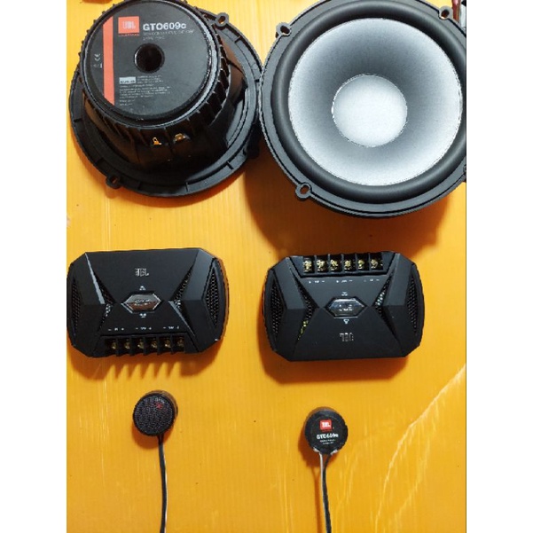 com bo bộ loa Gt0609C kèm theo một cặp phân tần một cặp chép nâng cấp âm thanh cho xe hơi giá một bộ 1400k