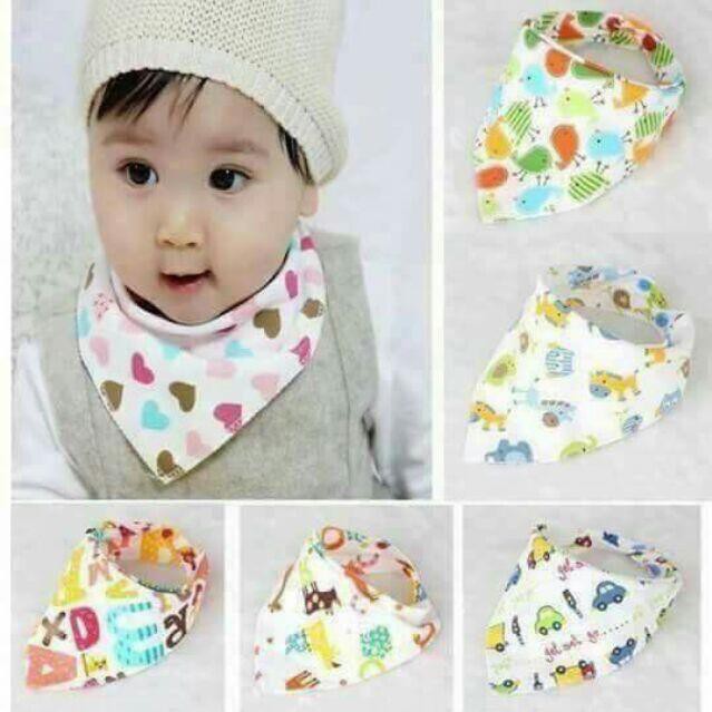 Khăn yếm cotton có cúc bấm