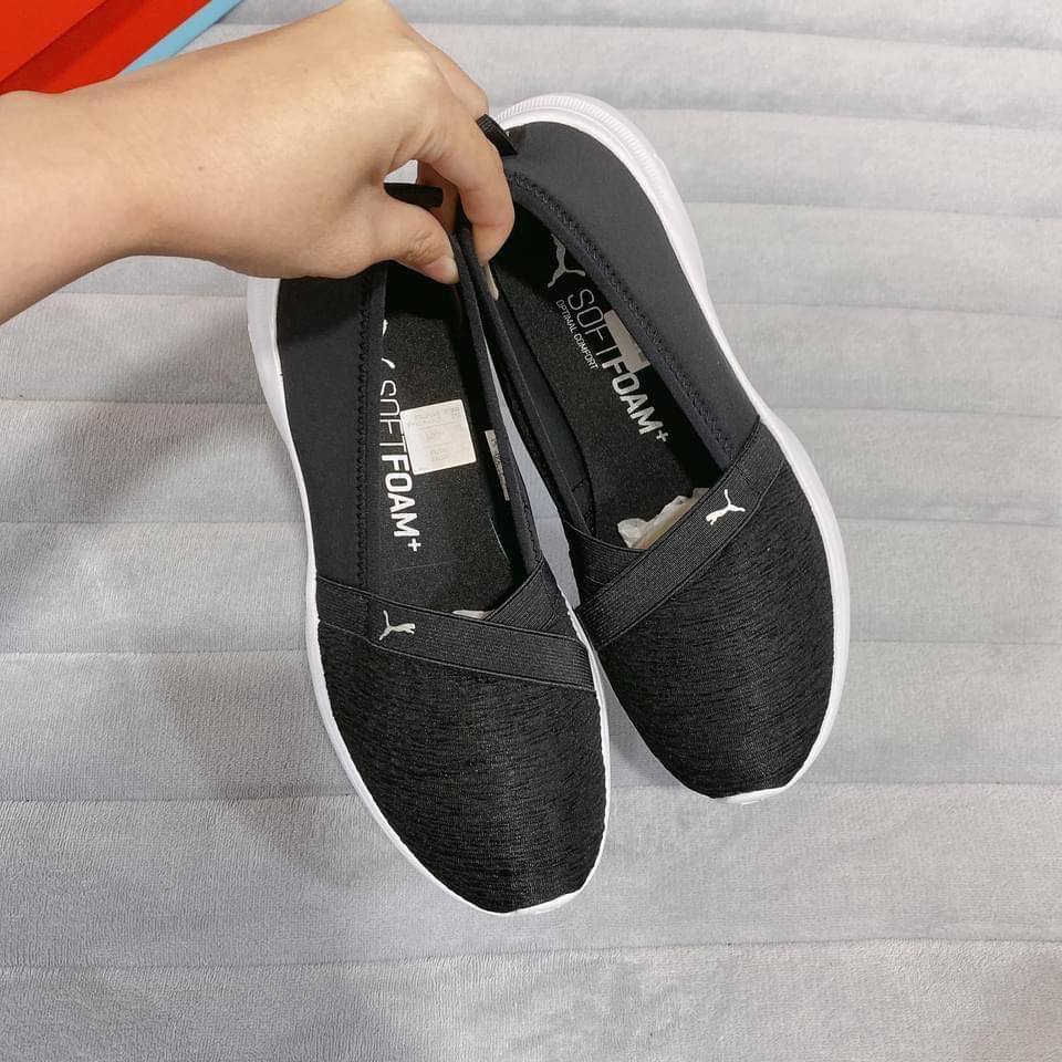 SĂN SALE HÃNG GIÀY NỮ SLIP ON PUMA ĐEN ĐẾ TRẮNG SIZE 37.5VN - 7US 369621 01