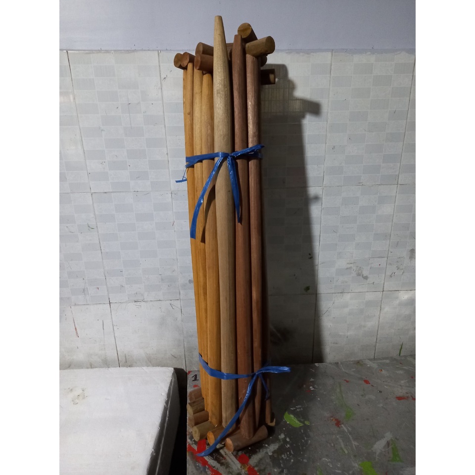 Cán Xẻng xây dựng bằng gỗ tràm