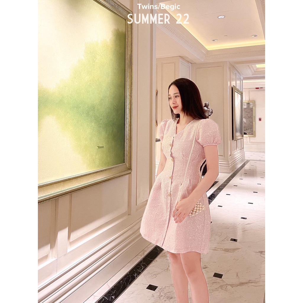 Váy gấm khuy đá (Purple brocade dress)