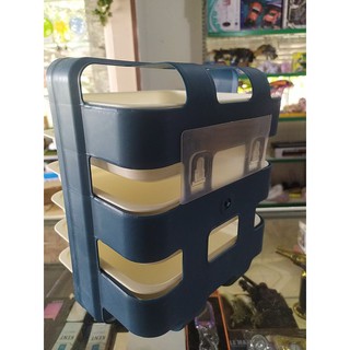 Kệ 6 đĩa đựng thức ăn dán tường.