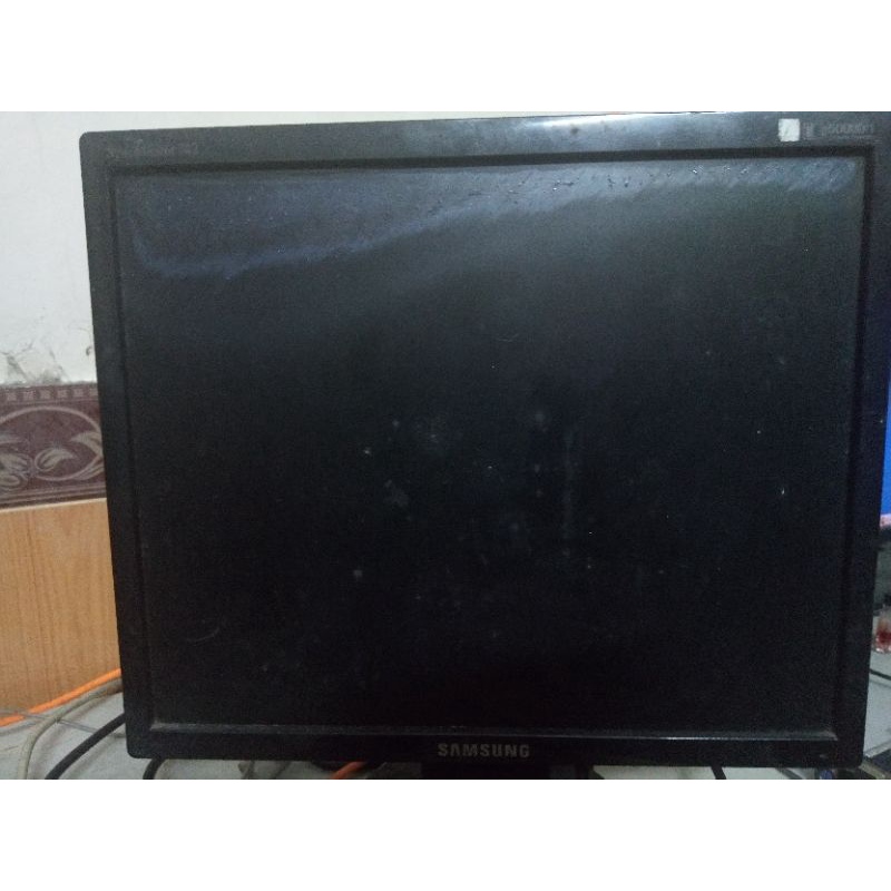 Màn hình LCD samsung Cũ , bị ố ở góc.