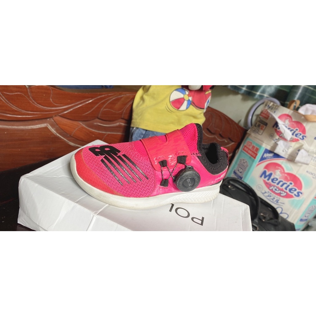 Giày newbalance cho bé gái size 30-17.5cm