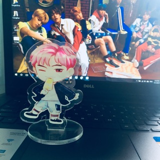 Standee để bàn hình chibi 4 năm bts