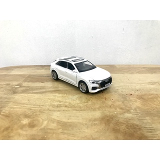 Mô hình xe Audi Q8 _ Tỷ lệ 1:32