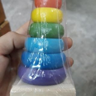 Tháp xếp chồng bằng gỗ