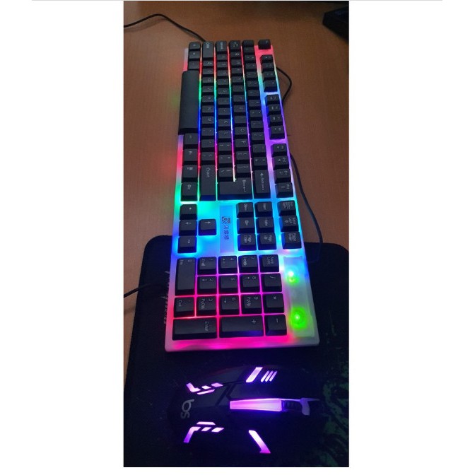 Bộ Bàn Phím Chuột giả cơ LED 7 Màu Q300 , Phím nhậy , độ nhẩy cao , Bảo hành 12 Tháng 1 đổi 1 | BigBuy360 - bigbuy360.vn
