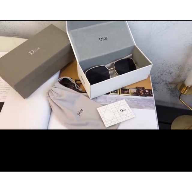Kính Dior full box full phụ kiện.