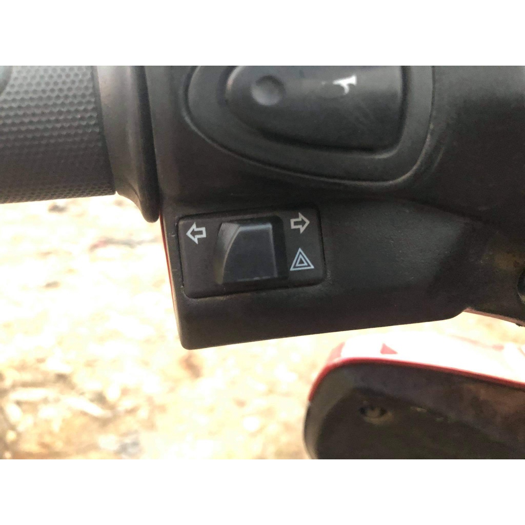 Công tắc Hazard xe máy | dùng cho các loại xe Honda đời mới