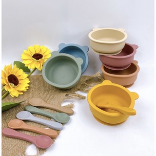 BÁT ĂN DẶM SILICON HÌNH GẤU KÈM THÌA SILICON CAO CẤP CHỐNG LẬT DÀNH CHO BÉ