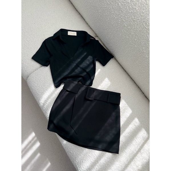 Set áo sơmi croptop nút bọc + Chân váy