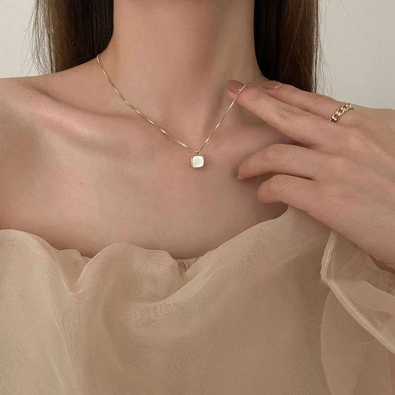 Vòng cổ Mặt Vuông Đơn Giản Thanh Lịch Thời Trang Cho Nữ