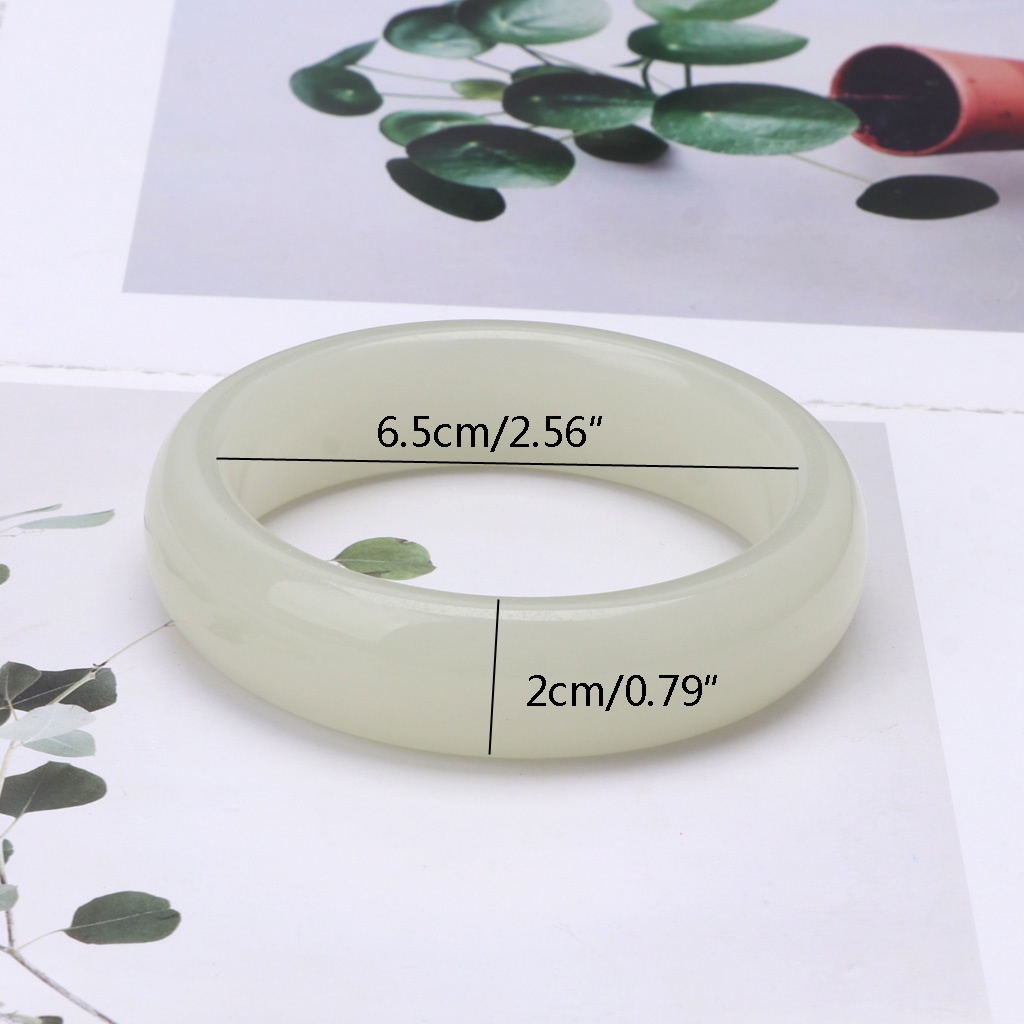 Vòng tay may mắn đính đá ngọc bích độc đáo