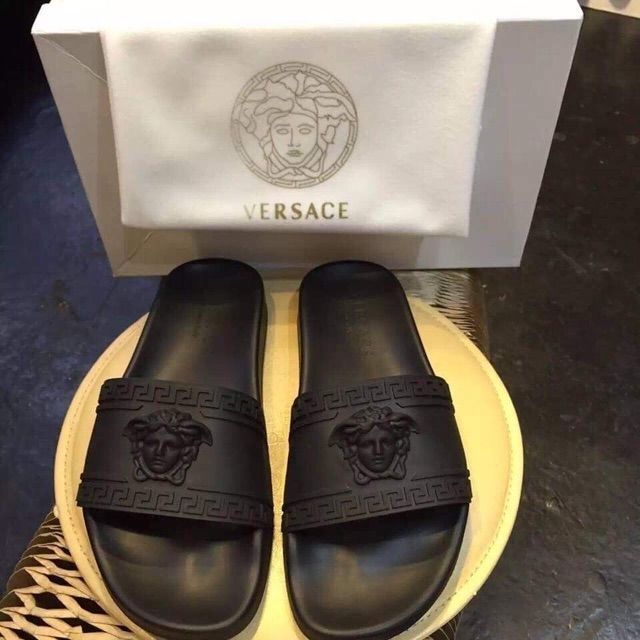 Dép nam Versace