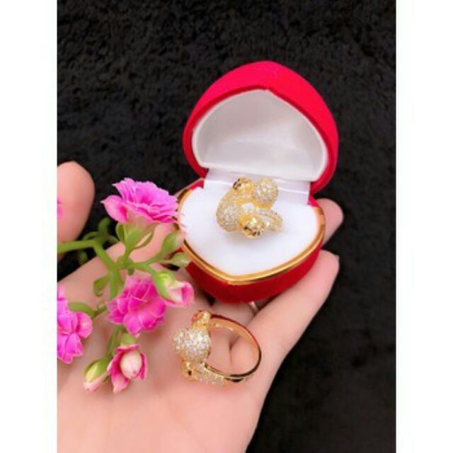 Hộp tim nhung để trưng bày nhẩn