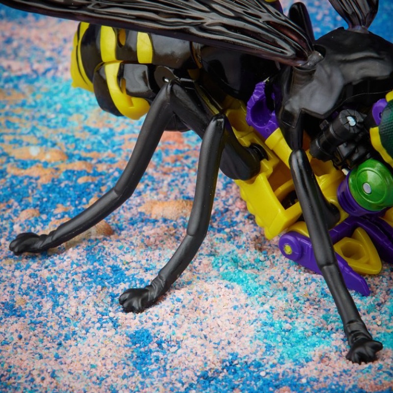 Mô hình nhân vật Transformers Legacy Deluxe class Buzzsaw