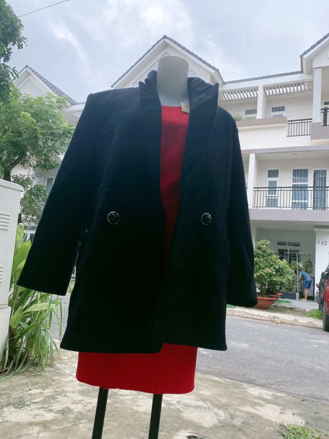 Áo khoát dạ dáng ngắn màu đen