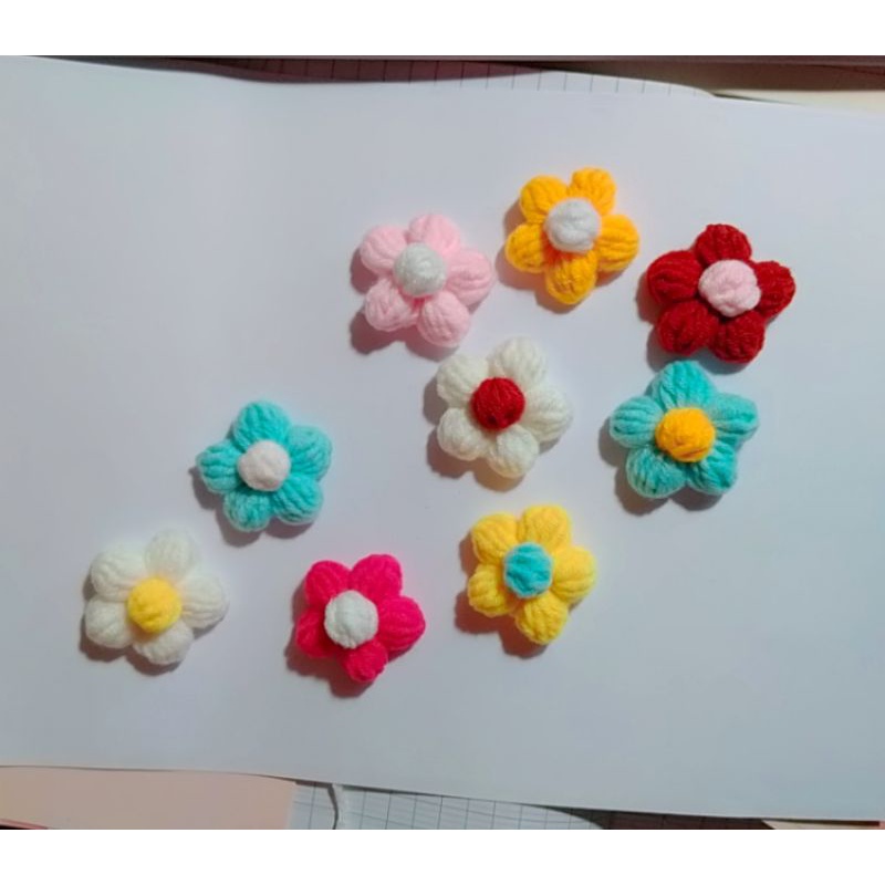 Sticker, huy hiệu, kẹp tóc hoa len xinh handmade