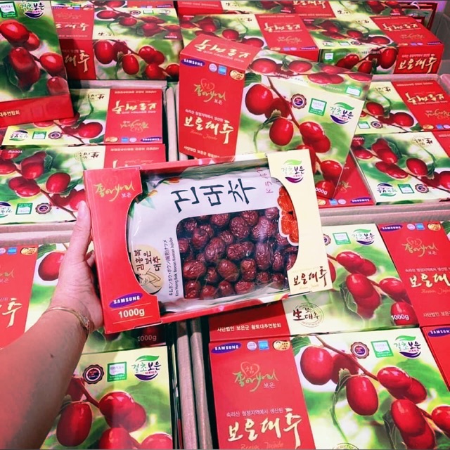 Táo Đỏ Hàn Quốc: 89k /1 Kg ( 1 Kg 89k nhé)