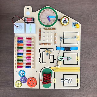 Busy Board - Bảng bận rộn làm thủ công giúp bé phát triển đa giác