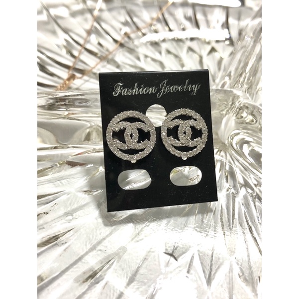 Bông tai hiệu Chanel hình tròn
