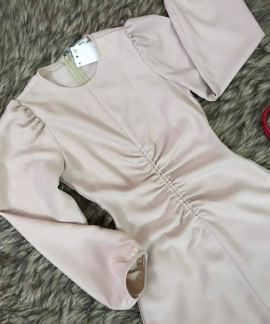 Váy nhún eo màu kem