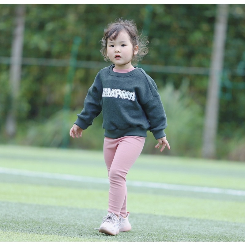 Áo nỉ bông hoodie thu đông BATALA KIDS xanh rêu dài tay in chữ champion cho bé trai và bé gái từ 1-6 tuổi (9-24kg)