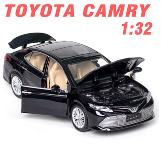 Xe mô hình ô tô Toyota Camry 2020 tỉ lệ 1:32 bằng kim loại có đèn và âm thanh