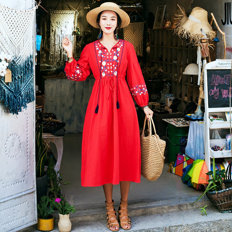 Váy boho dáng dài thêu đi du lịch