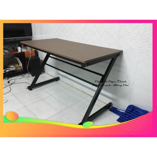 Bàn máy tính chân chữ Z chơi game giá rẻ