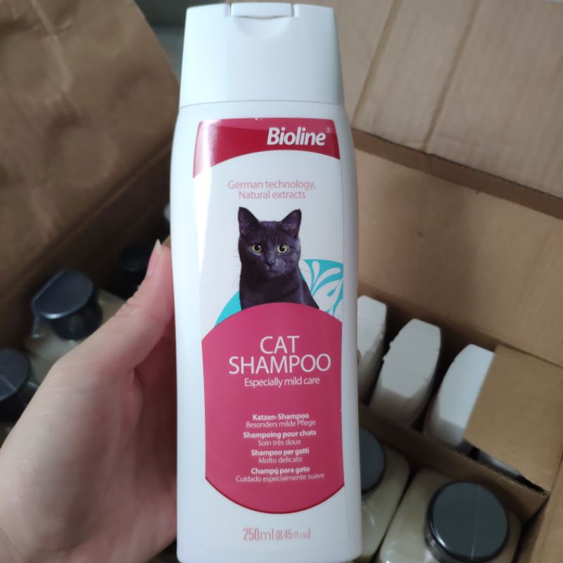 Sữa tắm Bioline dành cho mèo chai 250ml
