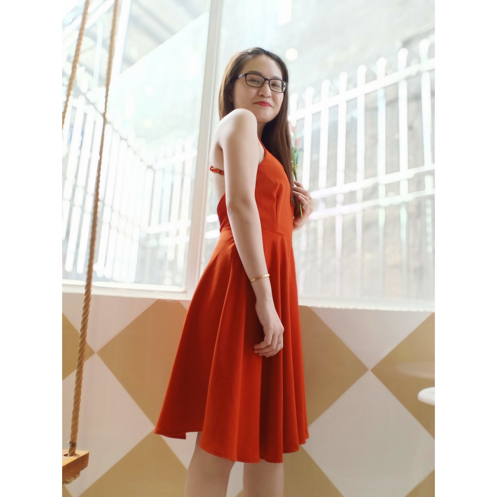 Đầm maxi đan dây hở lưng kèm anh thật