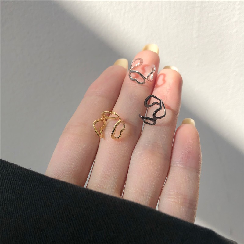 Khuyên tai kẹp vành một bên không bấm lỗ K043 bằng hợp kim phủ màu hình trái tim dáng ngắn (1 chiếc)