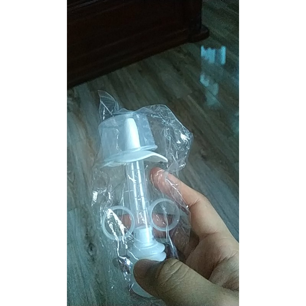 Dụng cụ cho bé uống thuốc uống sữa an toàn 𝐃𝟕𝟒