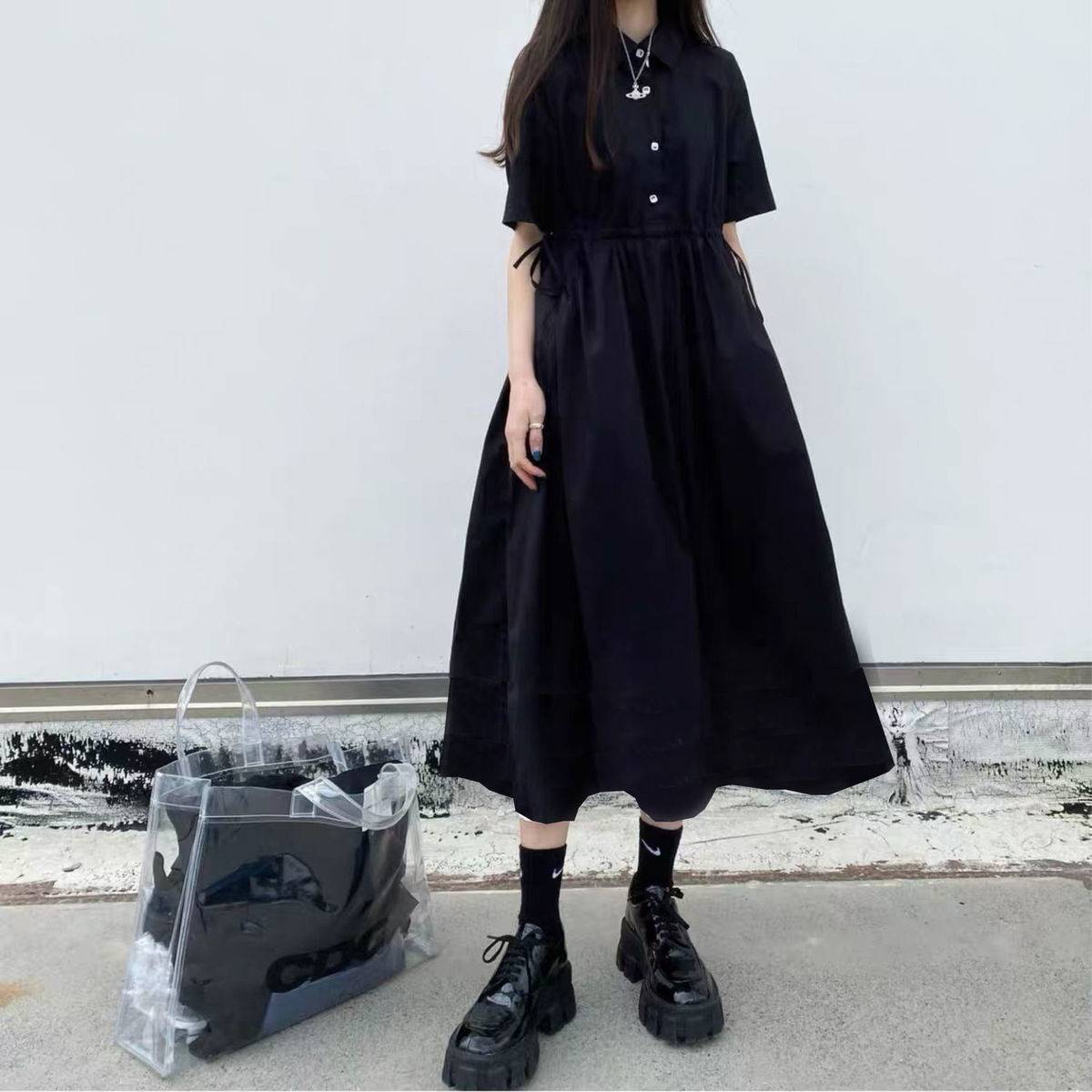 The stylish aura of women's new skirt is between loose and thin | BigBuy360 - bigbuy360.vn