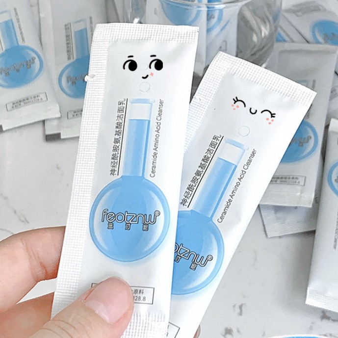 Sữa rửa mặt Feotznw Ceramide Amino Acid Cleanser dưỡng ẩm làm sạch lỗ chân lông 2.5ml