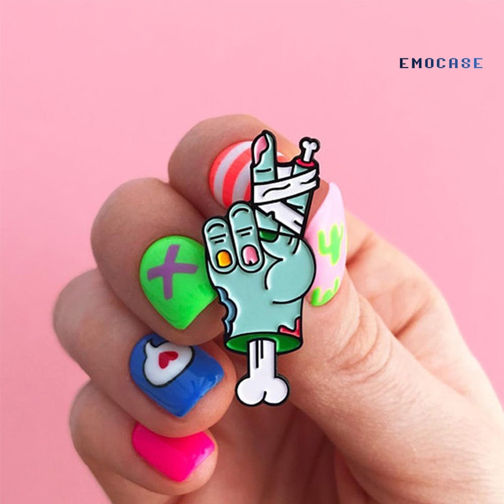 Ghim Cài Áo Hình Bàn Tay Đầu Lâu Độc Đáo