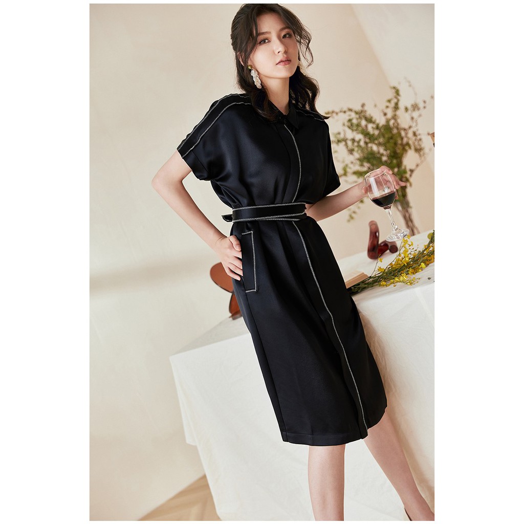 Đầm lụa phi đen viền trắng tay liền cổ sơ mi